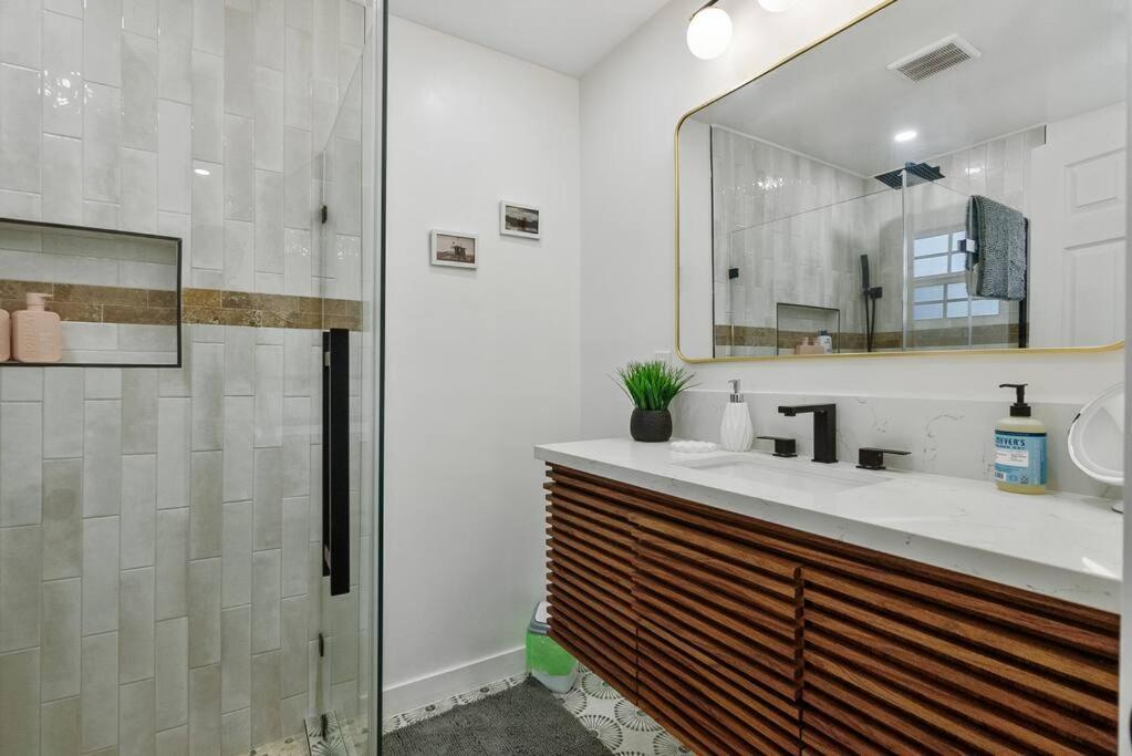 Central La Hub Nearby Dodgers, Pasadena & Downtown Лос Анджелис Екстериор снимка
